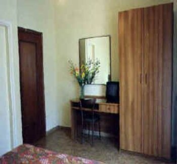 Hotel Del Golfo In-Room Business Center