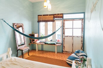 Bedspace Beach Guestroom