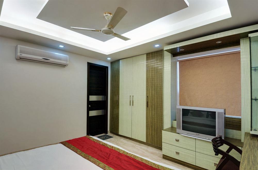 Oyo Rooms Noida Botanical Garden 