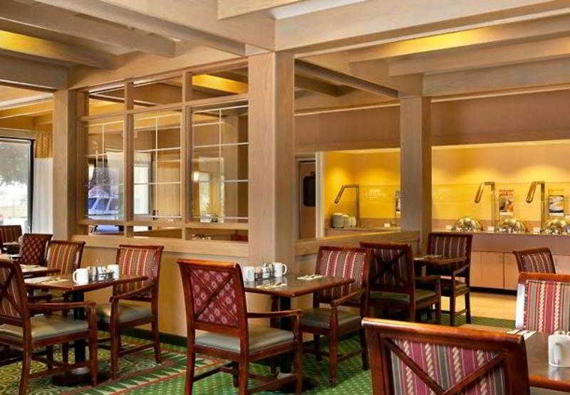 Courtyard Houston Hobby Airport General view