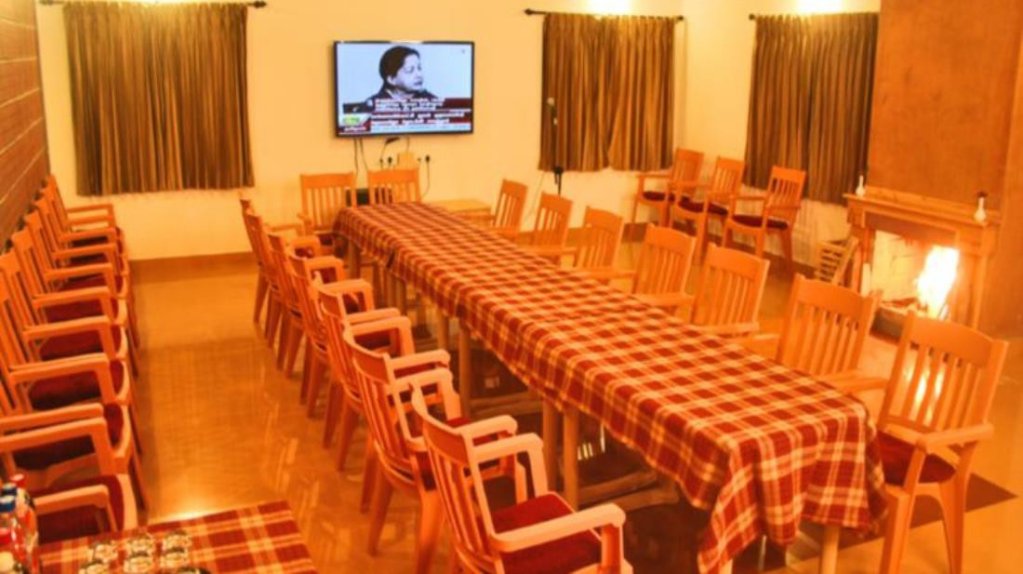 Altius Nest Hotel 