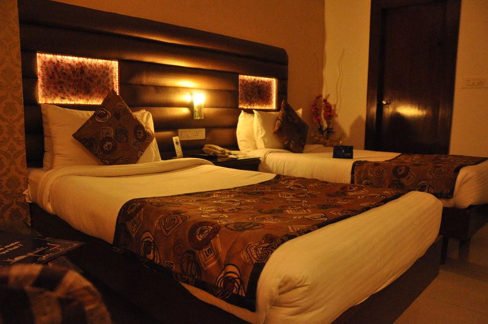 Oyo Premium Gwalior City Centre 