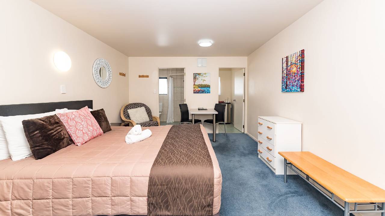 Dolphin Motel 