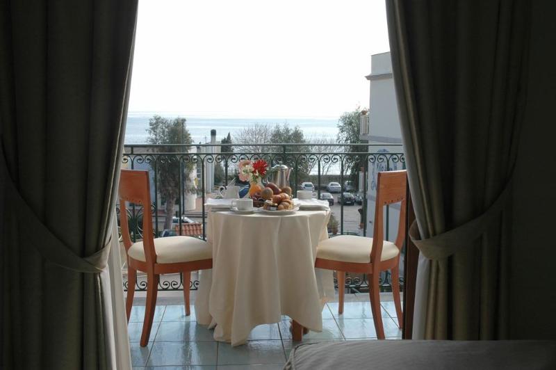 Beauty Farm Villa Luisa (بیوتی فارم ویلا لویسا) Room