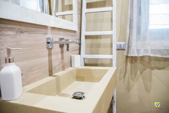 La Linea Dell'orizzonte Bathroom