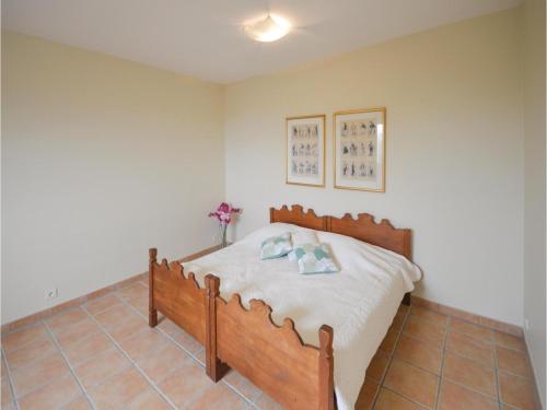 Four Bedroom Holiday Home In Carros 