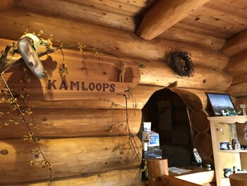 Mori No Log Hotel Kamloops Reception