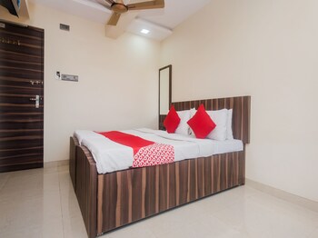 Oyo 16470 Shalimar Guestroom