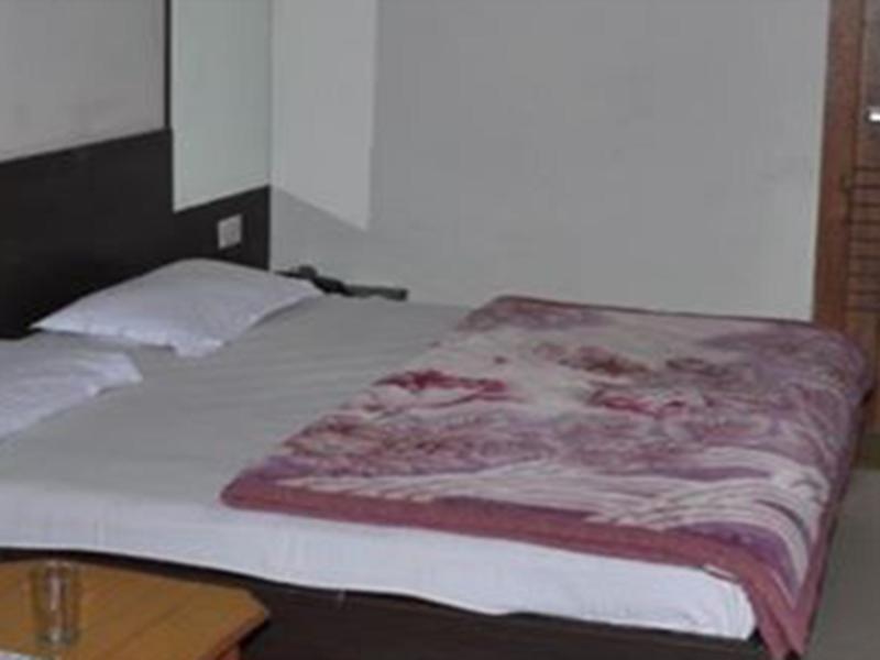 Paras Hotel 