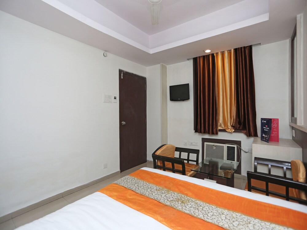 Oyo 4312 Hotel Park Street Guestroom