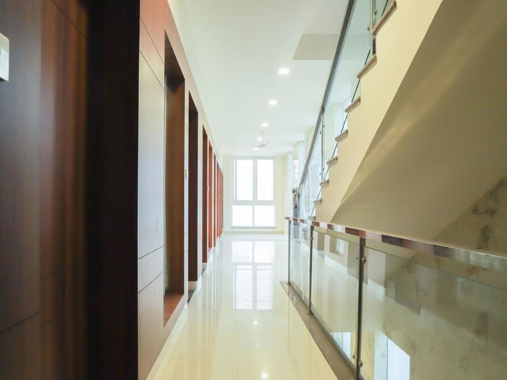 Oyo 16768 Hotel Lotus Grand Lobby Lounge