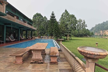 Corbett Riverside Resort 