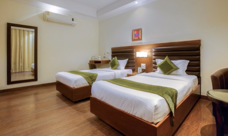 Treebo Trend Coral Tree Dlf Phase 1 Room