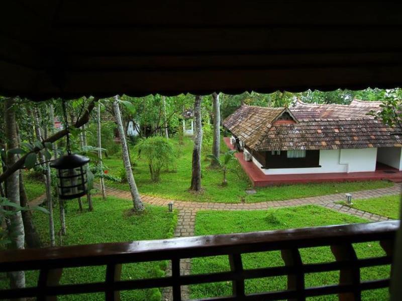 Shanthitheeram Lakeside Heritage Resort 