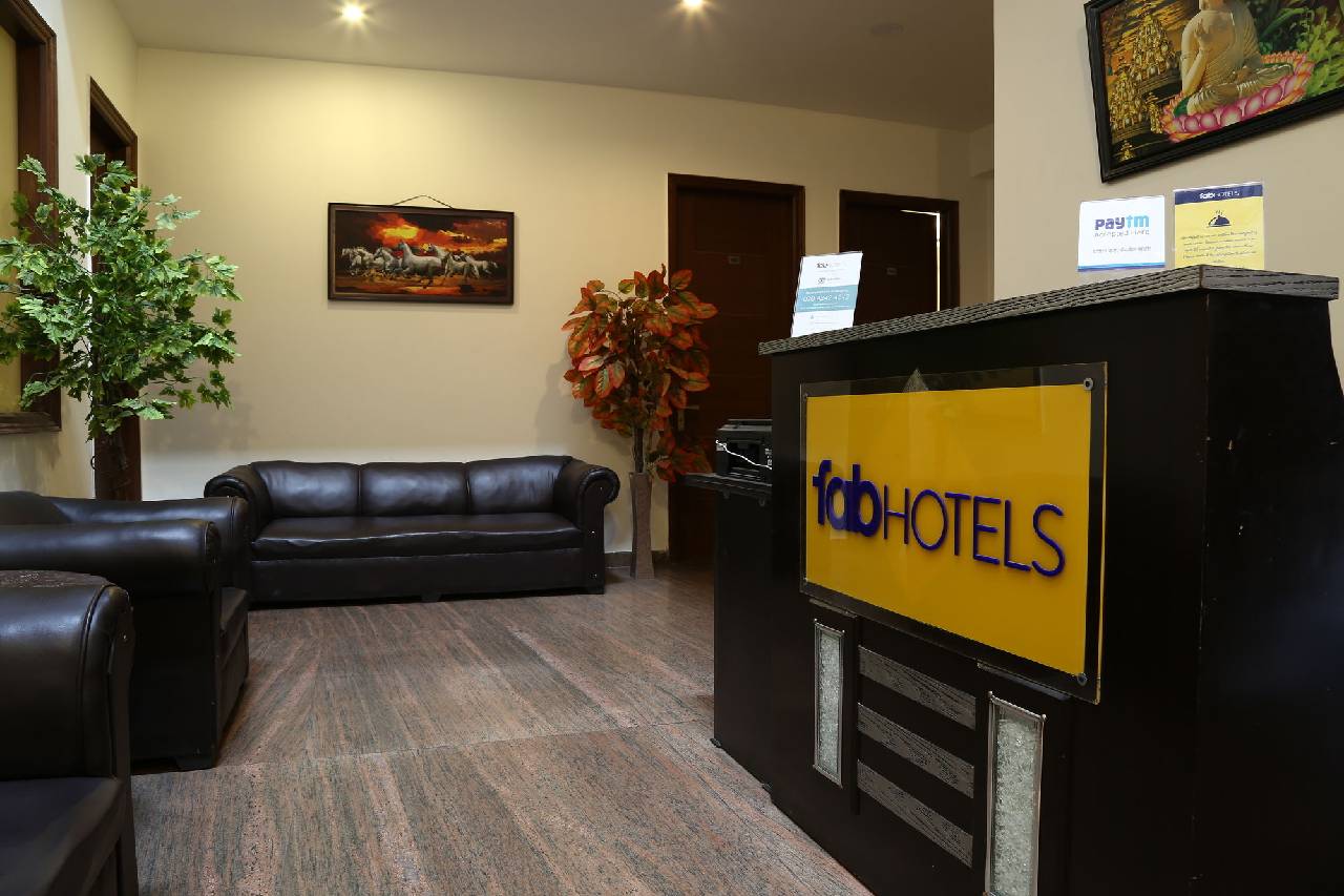 Fabhotel Aksh Palace Dlf Phase 2 