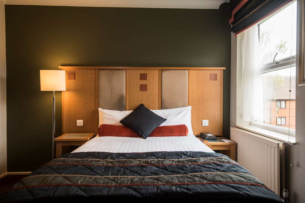 Horwood House Guest Room