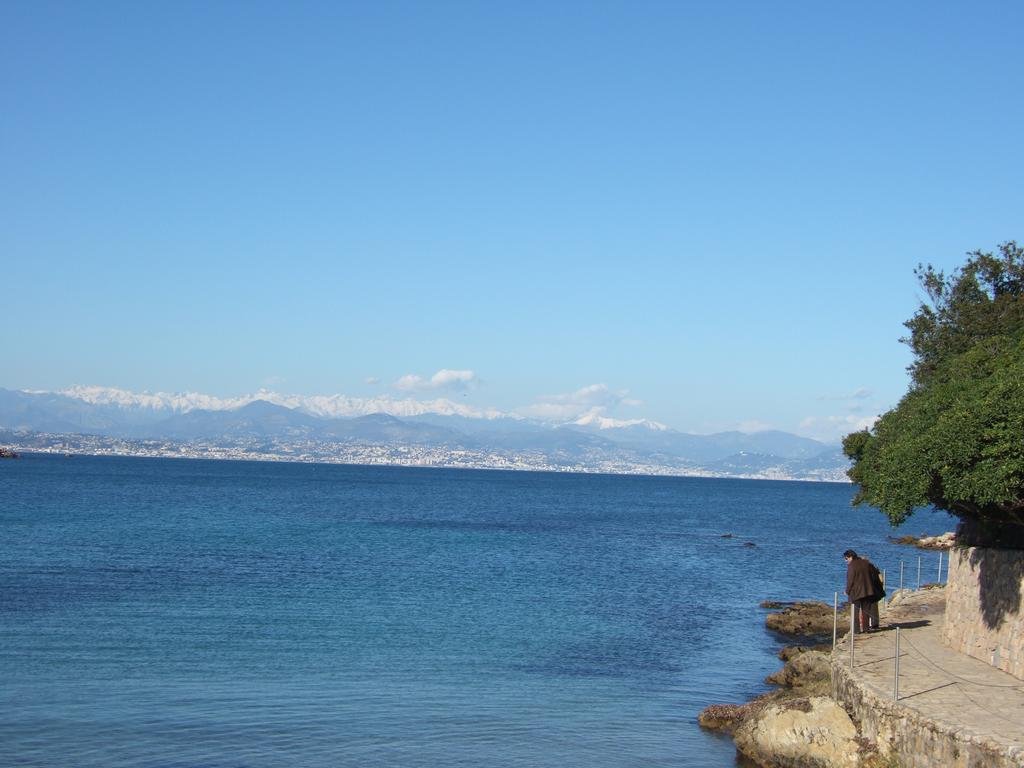 Va Bene (وا بن) 