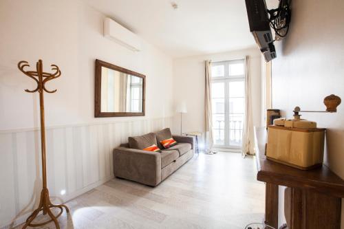 Colombet Stay's Le Marché Aux Fleurs 