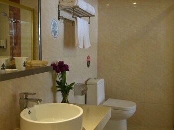 Greentree Alliance Shenzhen Fuyong Metro Station Hotel Guestroom