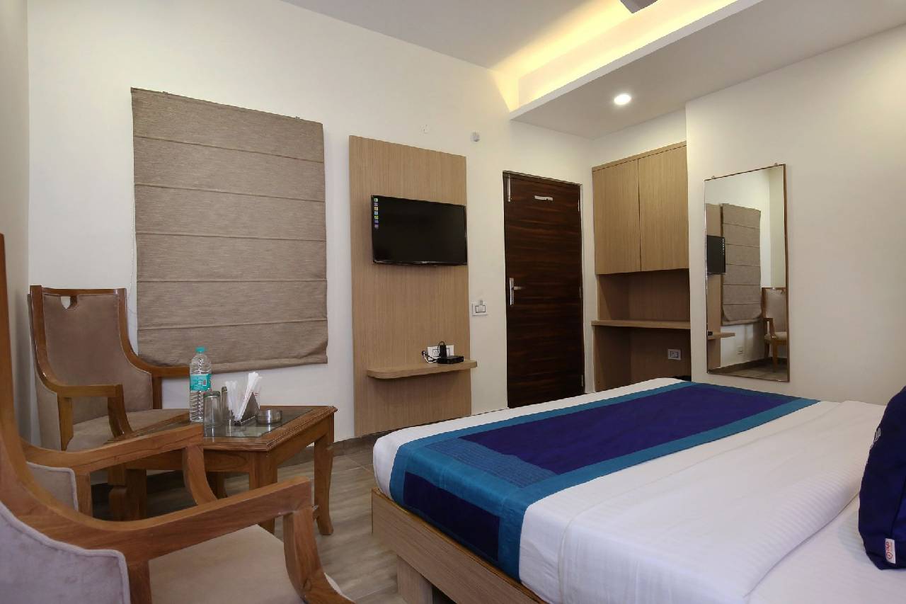 Oyo 9986 Hotel Hashtag 