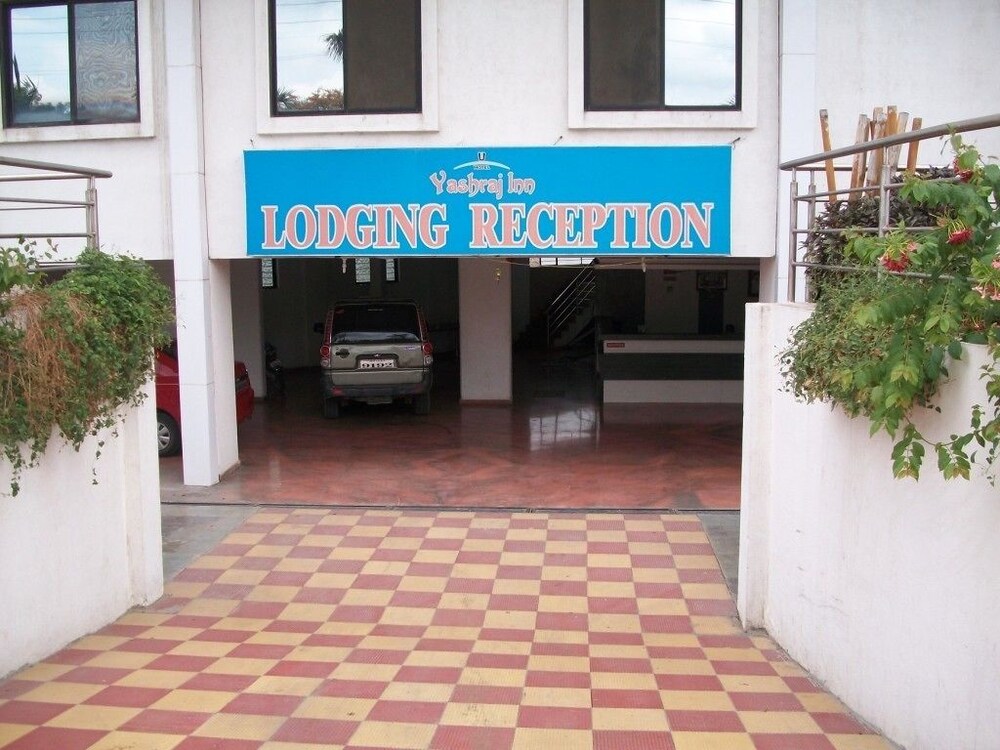 Hotel Yashraj Inn Featured Image