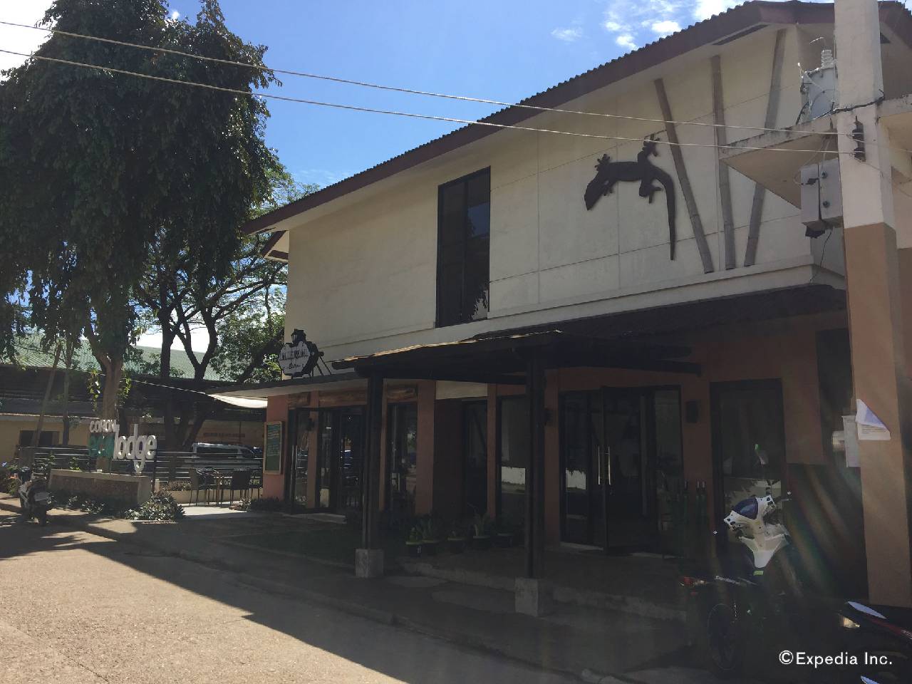 Coron Ecolodge (كورون اكولودج) 