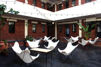 Curiocity Durban Hostel Courtyard