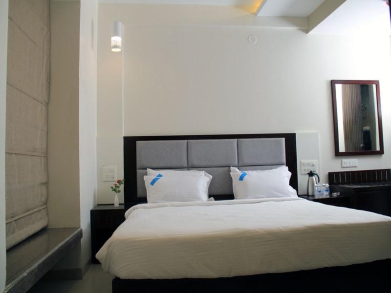 The Sky Court Hotel 