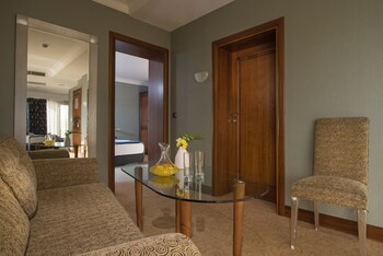 Rosslyn Thracia Hotel Sofia Guestroom