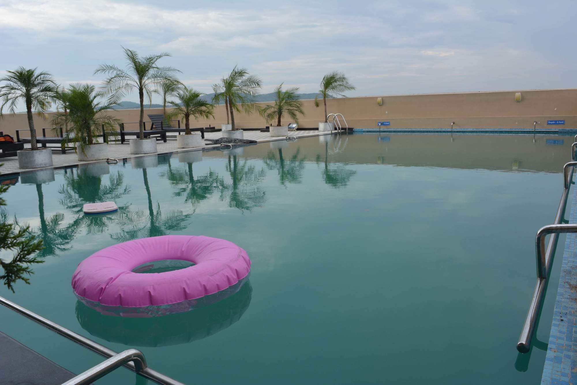 The Lily Hotel 