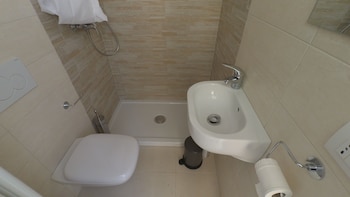 Macchia Mediterranea Bathroom