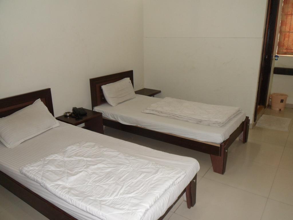 Hotel Almond Inn 
