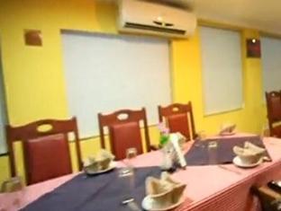 Silver Sands Lakeview Homestay Resort 