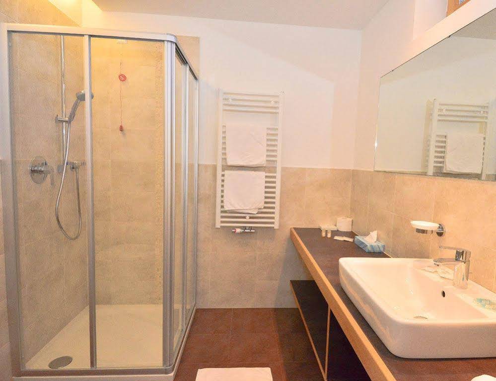 Hotel Fernblick (هتل فرنبلیک) 