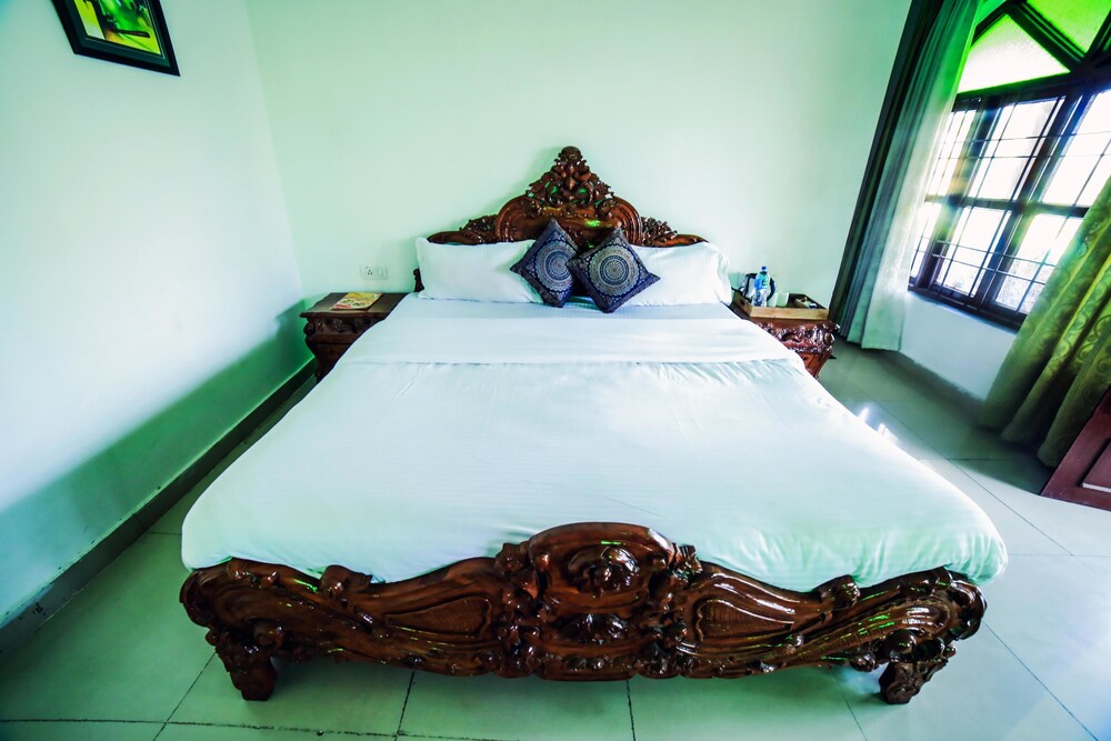 New Bhandari Swiss Cottage Guestroom