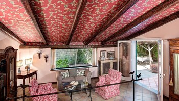 Villa Romano Living Room