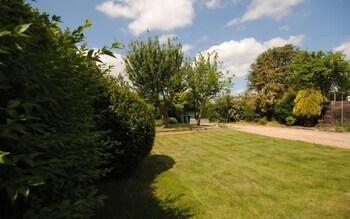 Still Waters Emsworth 205652 Property Grounds