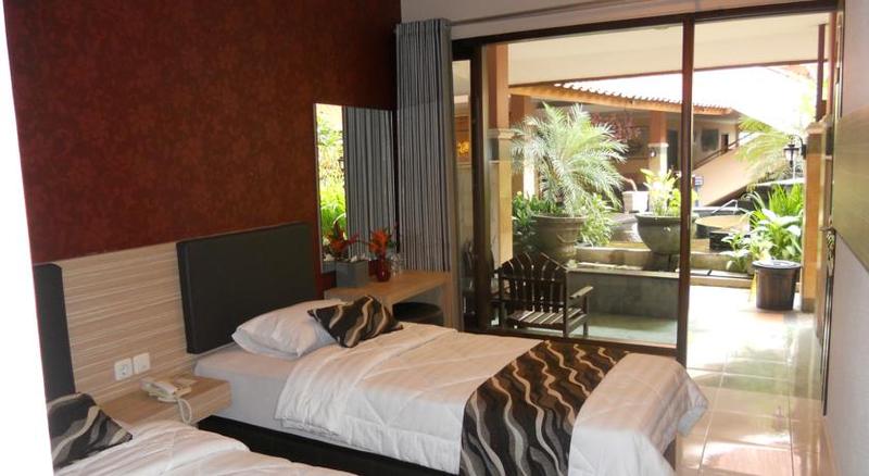 Luminor Hotel Jember General view