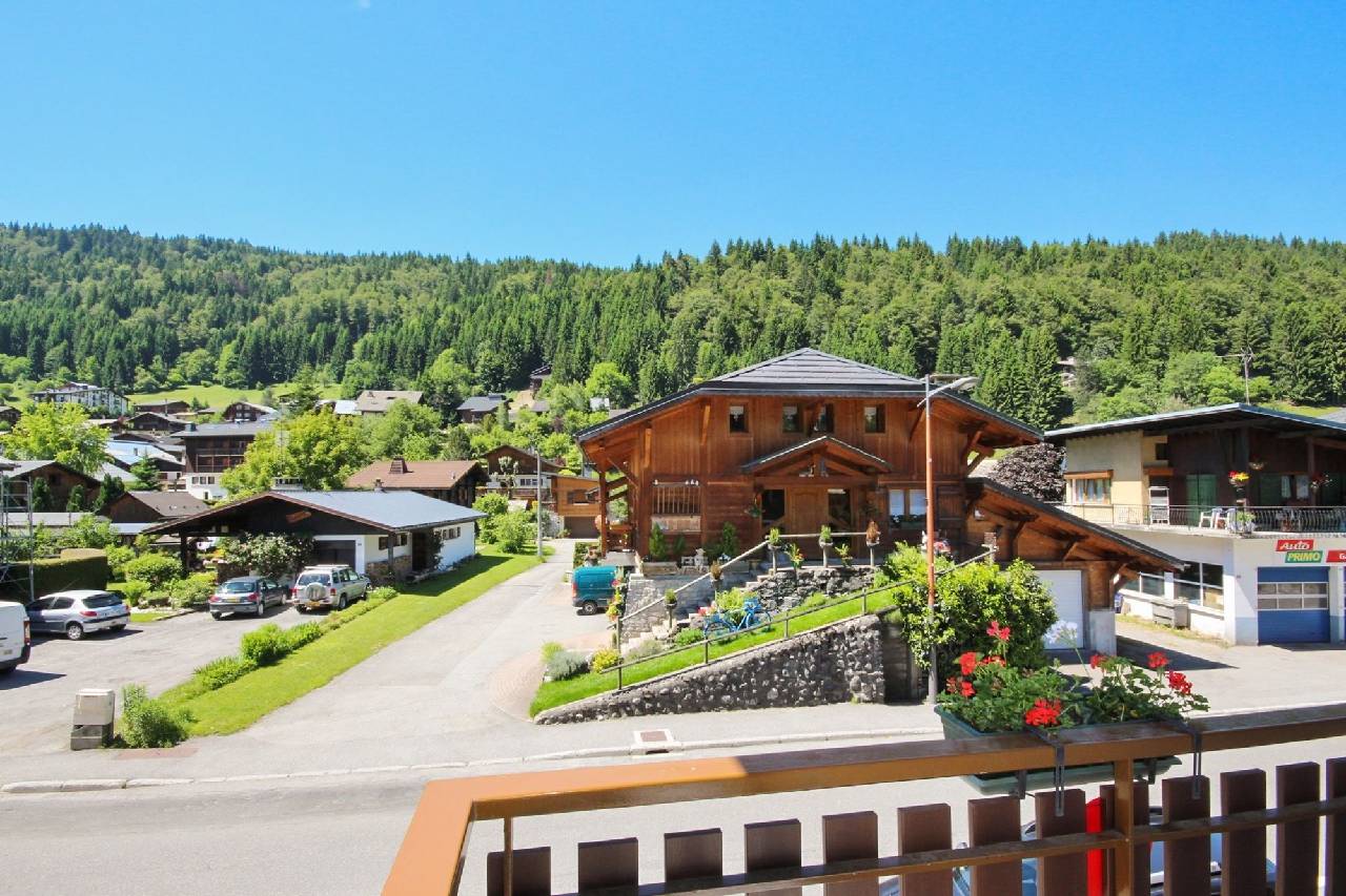 Cozy Apartment With Stunning Mountain Views In The Rhône Al 