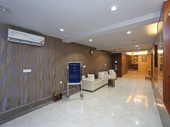 Oyo 4454 B&b Hotel Hallway