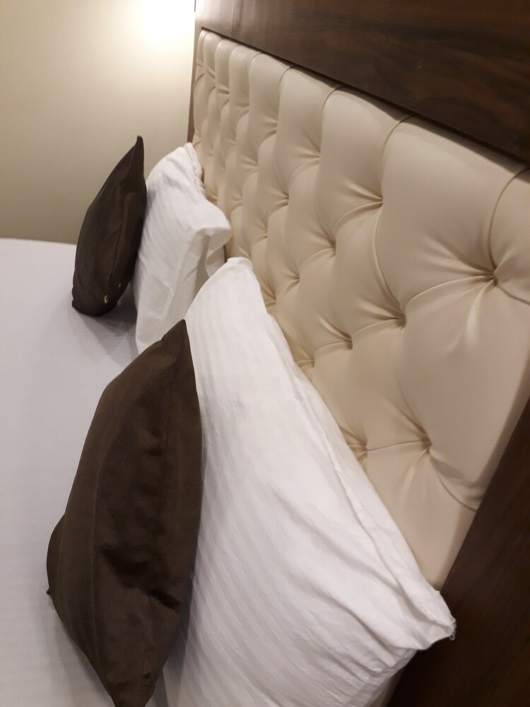 Garden Creek Residency Guestroom View