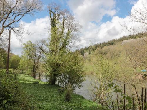 4 Wye Rapids Cottages Ross On Wye (۴ وی راپیدس كوتاجس روس آن وی) 