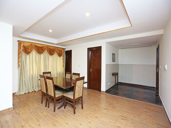 Oyo 16565 Karnal Haveli Dining