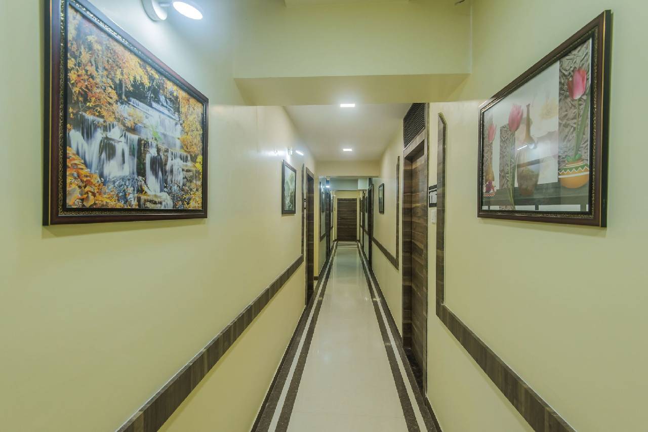 Oyo 9983 Hotel Golden Park 