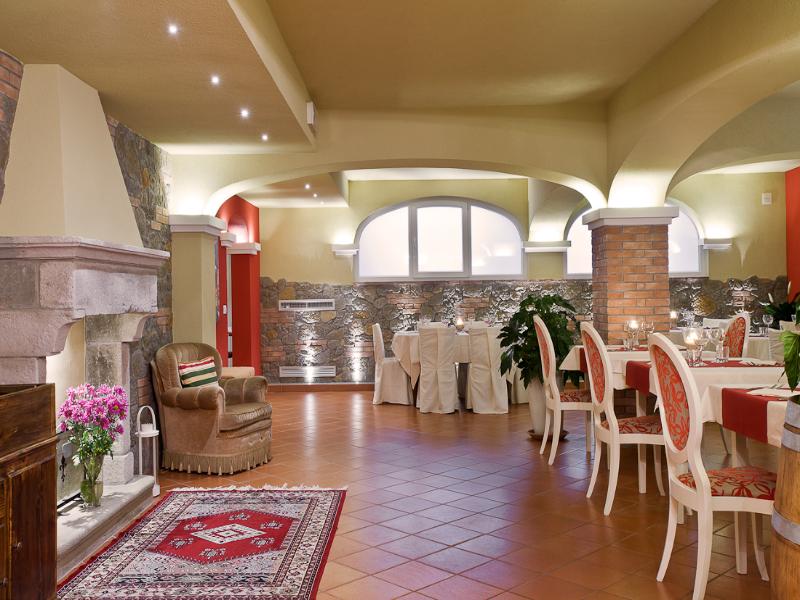 Hotel Casolare Le Terre Rosse Restaurant