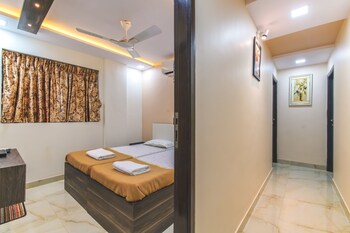 Hotel Nest Inn Malad Guestroom