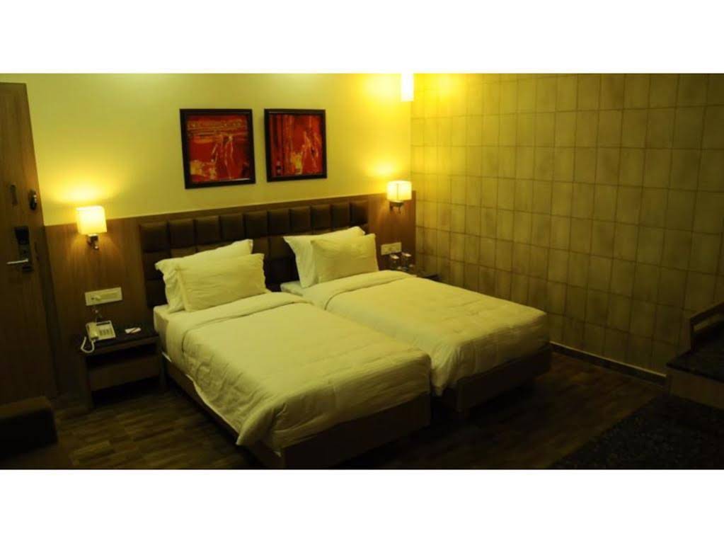 Vista Rooms At Officer Colony 