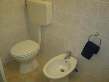 Hostello Don Carlos Bathroom