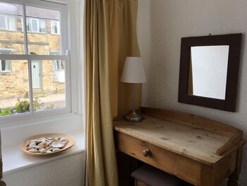 The Sun Inn Alnmouth ( سان این آلنموت) Guestroom View