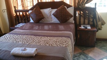 White Rose Lodge Guestroom